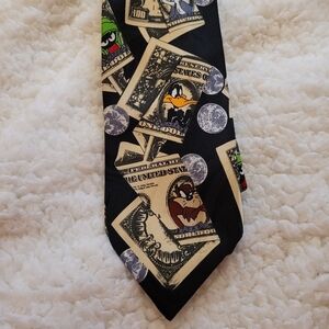 LOONEY TUNES MONEY THEME BUGS, TAZ, DAFFY 100% POLYESTER 59" X 4"